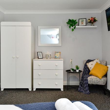 Free Parking - Heart Of The City - Superb Townhouse & Garden - Peaceful Area But Only 5Min Walk To Beach, Shops, Bars, Arena, Marina, Parks Свонсі Екстер'єр фото