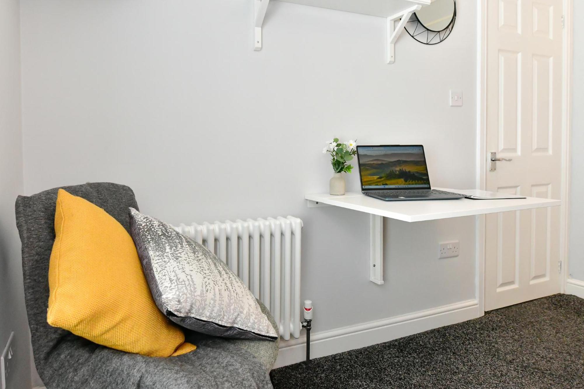 Free Parking - Heart Of The City - Superb Townhouse & Garden - Peaceful Area But Only 5Min Walk To Beach, Shops, Bars, Arena, Marina, Parks Свонсі Екстер'єр фото