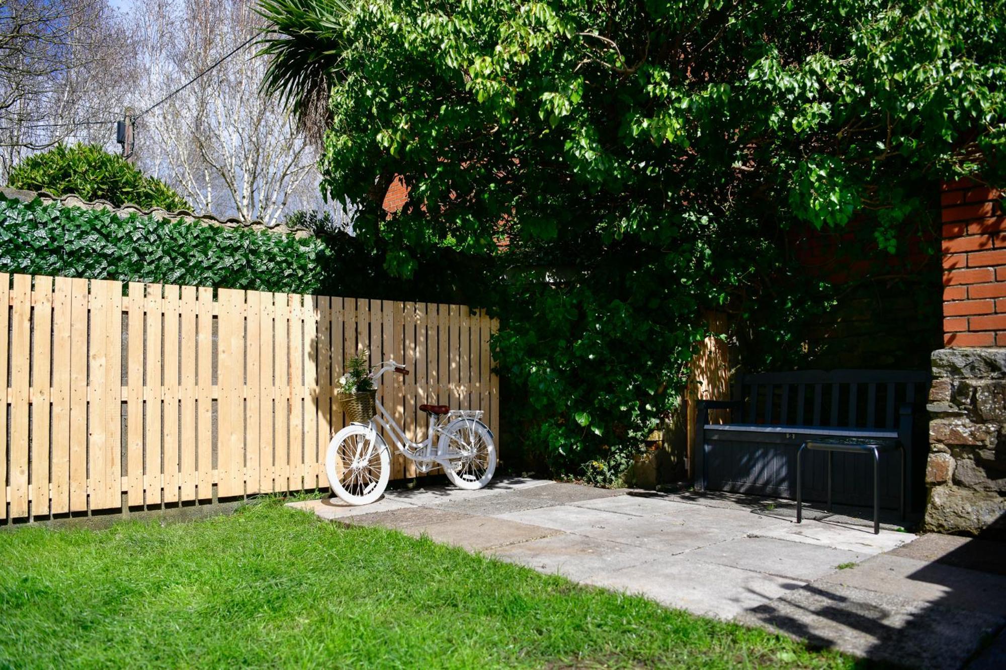 Free Parking - Heart Of The City - Superb Townhouse & Garden - Peaceful Area But Only 5Min Walk To Beach, Shops, Bars, Arena, Marina, Parks Свонсі Екстер'єр фото